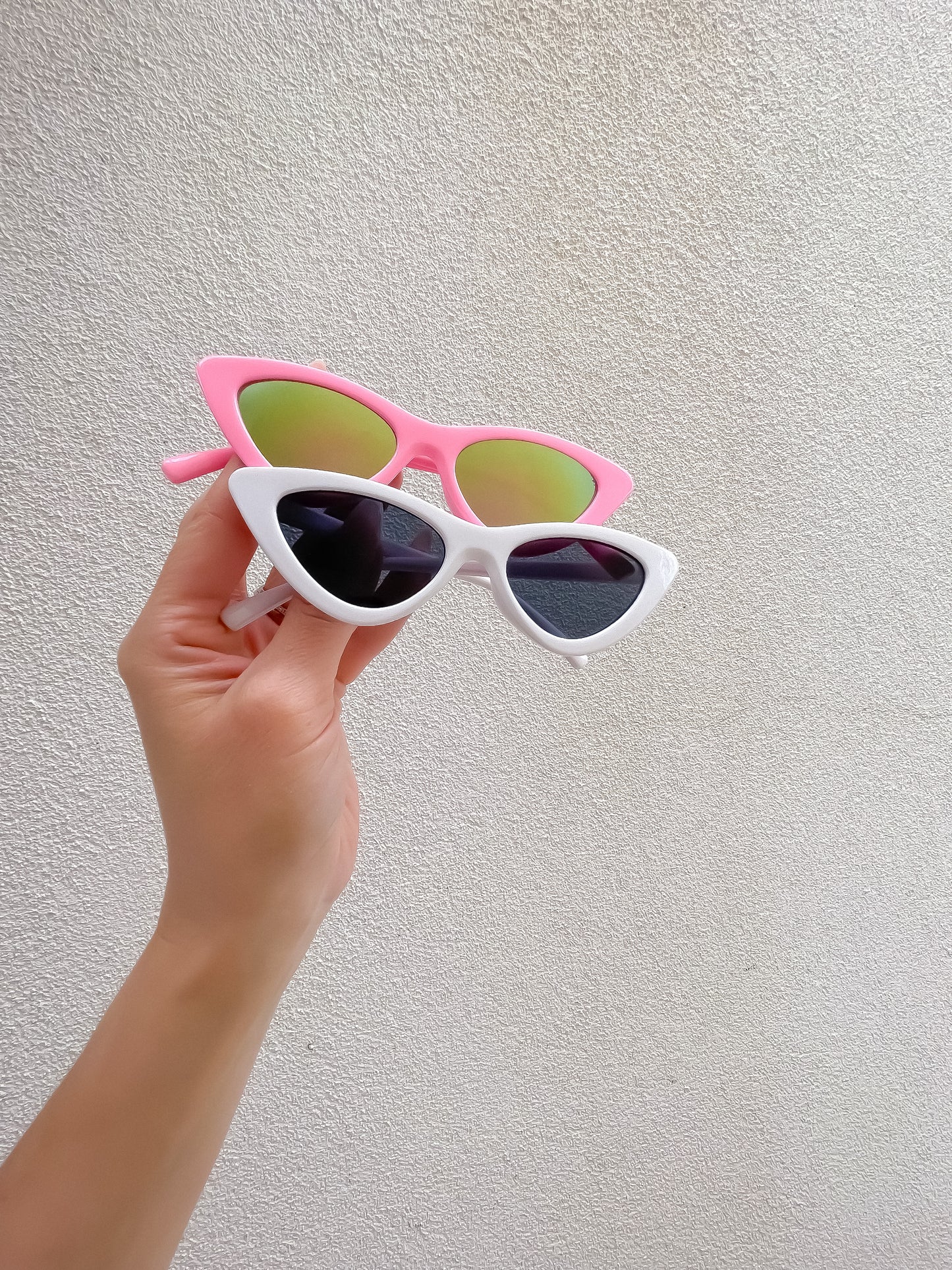 Cat eye sunglasses | White